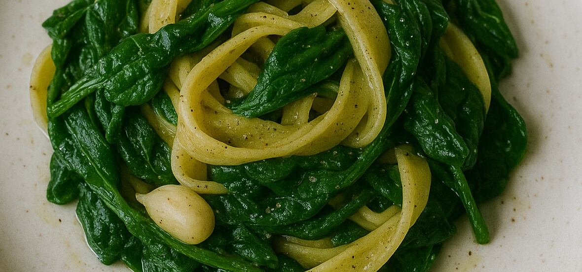 KETO tagliatelle se špenátem a česnekem